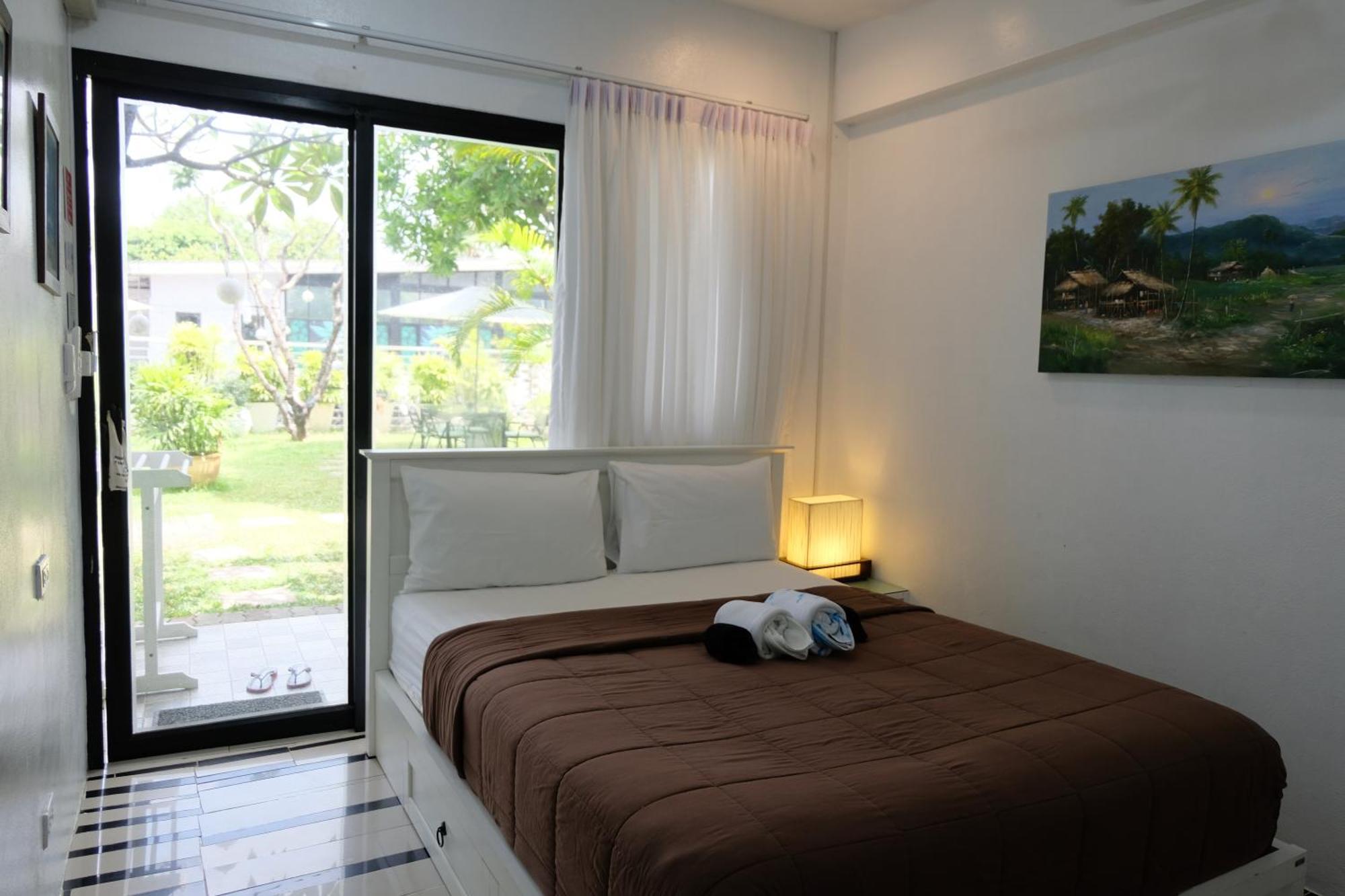 Baan Poon Garden Hotel Csaveng-part Kültér fotó