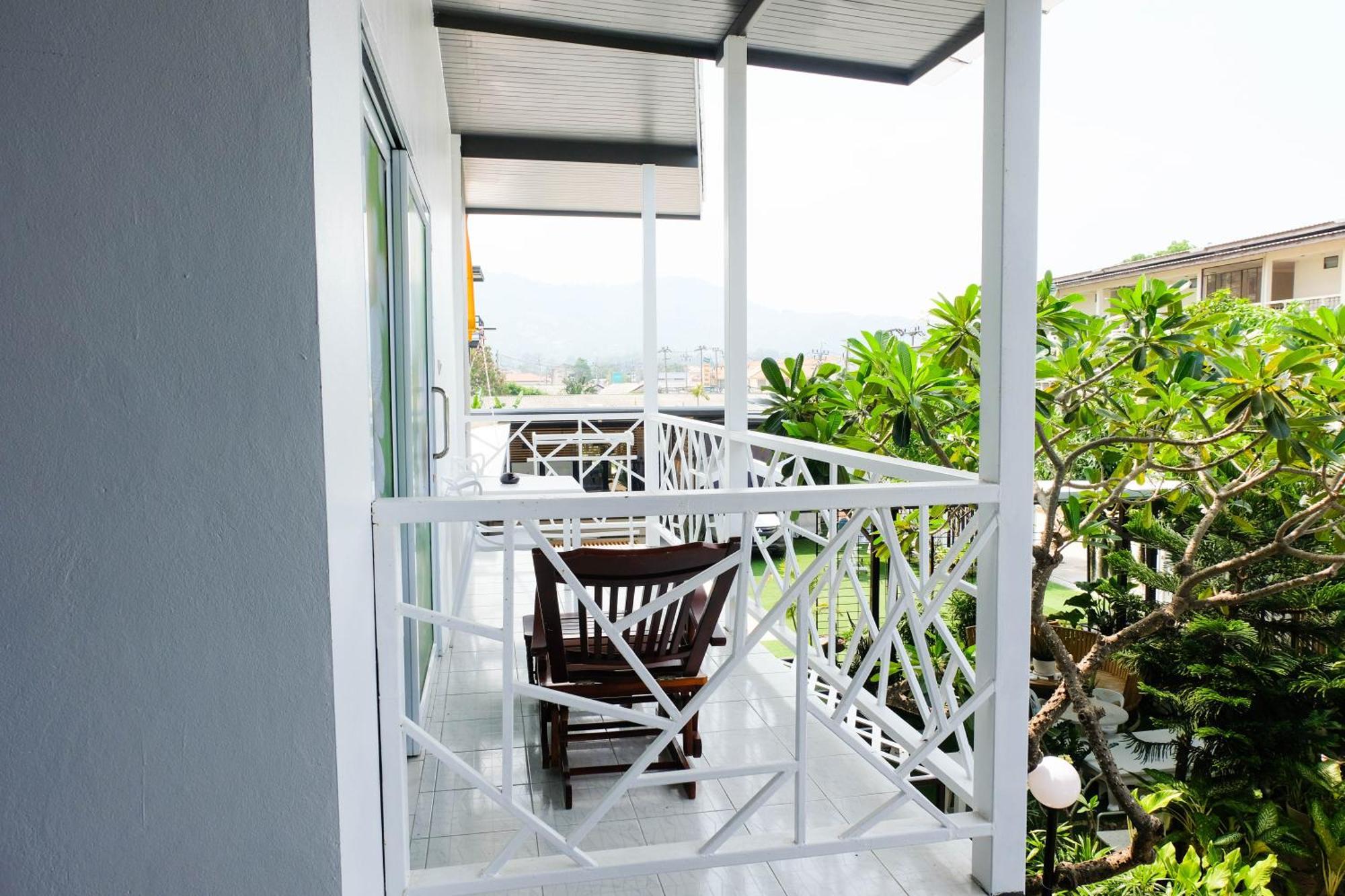 Baan Poon Garden Hotel Csaveng-part Kültér fotó